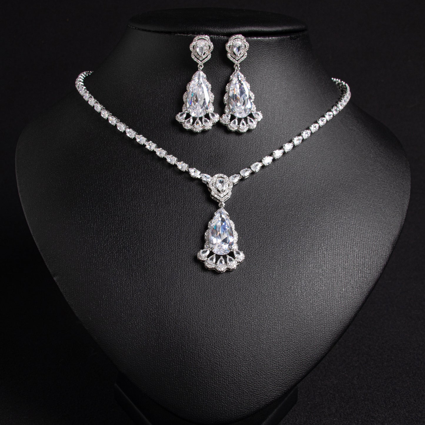 2pcs Copper with Zirconia Earrings & Necklace Jewelry Set