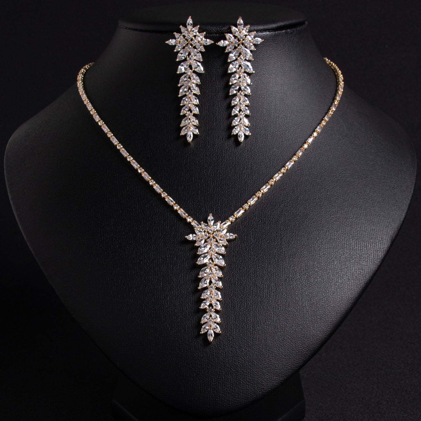 2pcs Copper with Zirconia Earrings & Necklace Jewelry Set