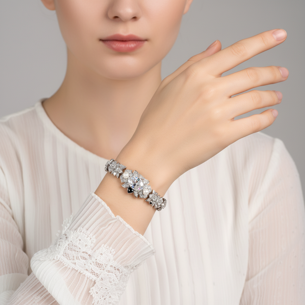 Luxury 14K Gold-Tone Copper Zircon Bracelet with Emerald Green Centerpiece & Diamond-Accented Setting