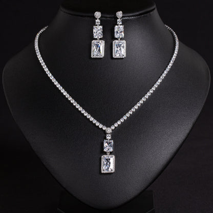 Luxury 14K Gold-Plated Copper CZ Necklace & Earrings Set with Emerald Green Centerpiece and Diamond-Cut Accents