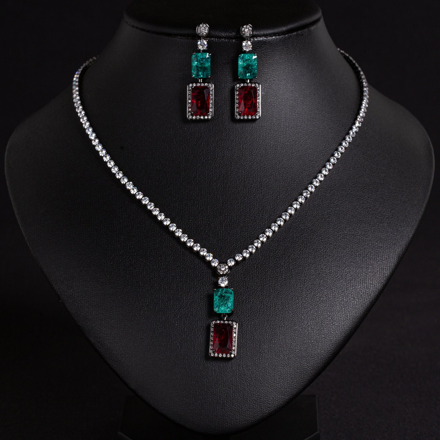 Luxury 14K Gold-Plated Copper CZ Necklace & Earrings Set with Emerald Green Centerpiece and Diamond-Cut Accents