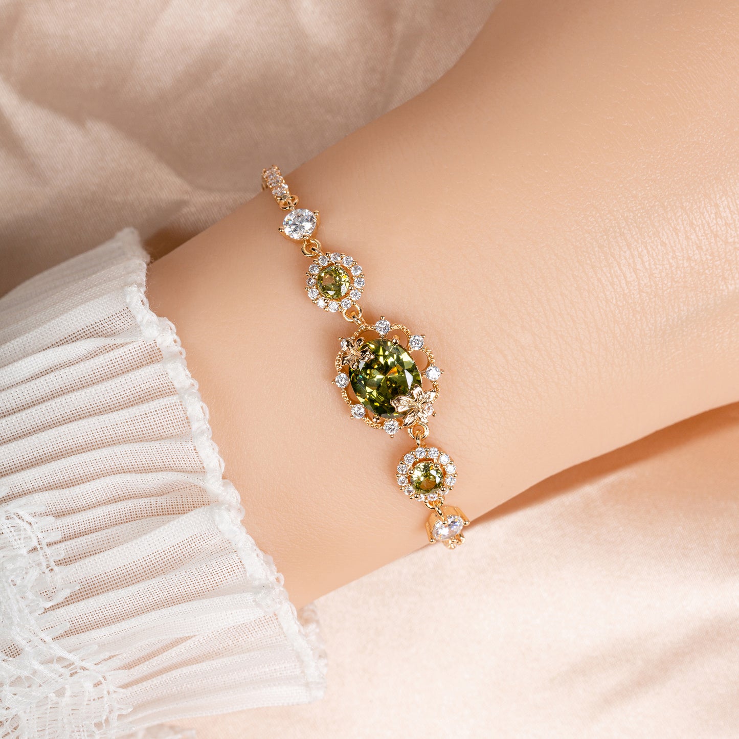 Adjustable 14K Gold-Plated Copper Bracelet with Caramel Zircon Halo & Diamond-Cut Chain