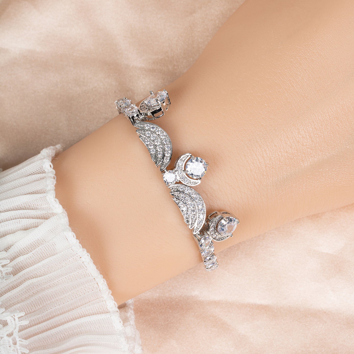 2026 Hot Selling Multi Color Cubic Vintage Style Luxury Bracelets Women Wholesale