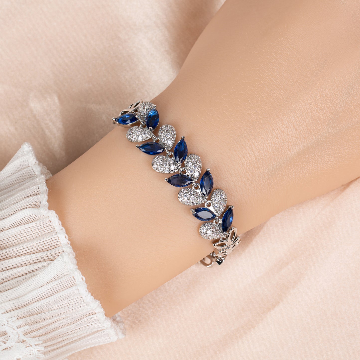 2026 New Collection Wholesale AAA Cubic Zircon Colorful Leaf Shaped Bracelet Women Wholesale