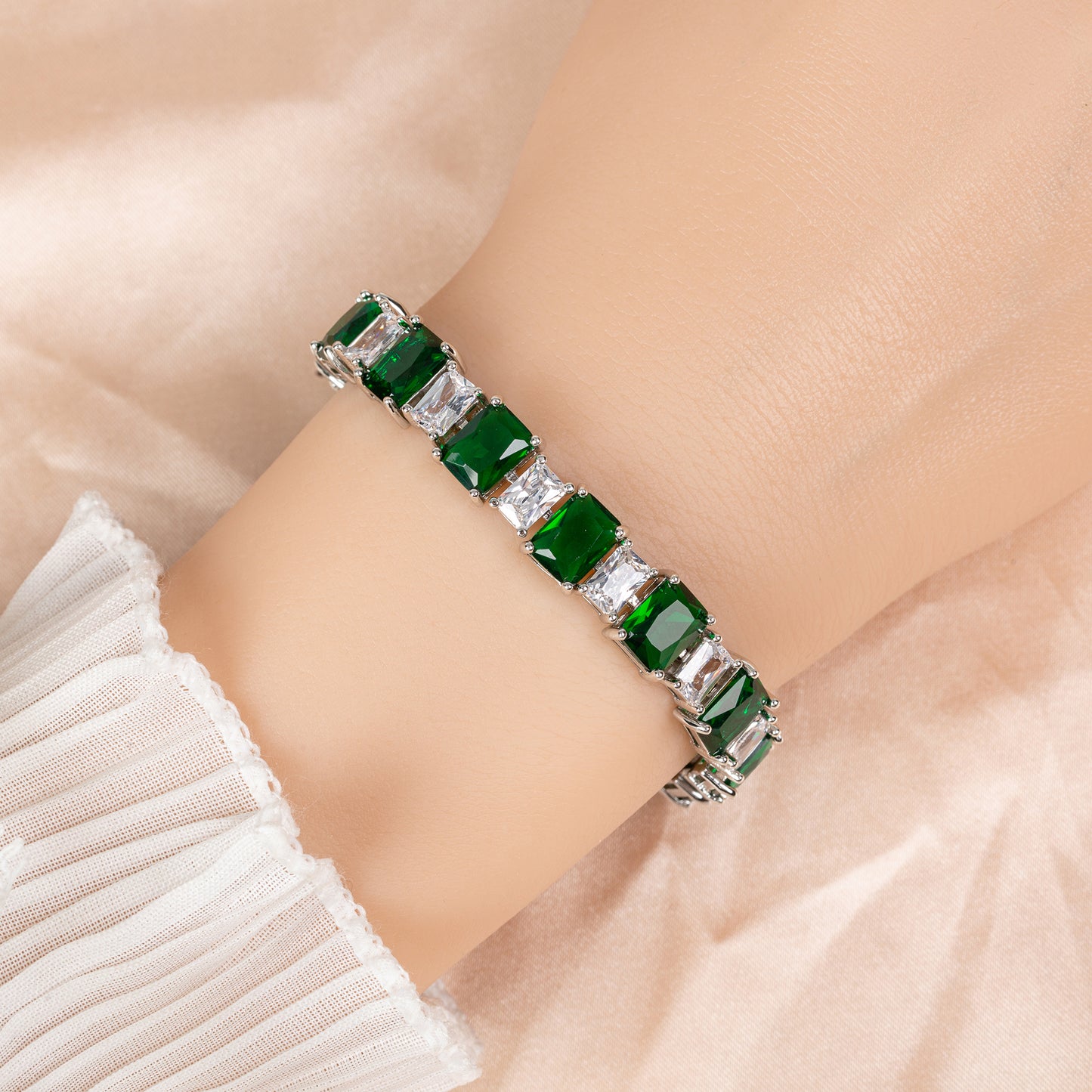 Hot Sale 2026 New Collection Gold Plated Multi Color Cubic Endless Bracelet Women Wholesale（副本）