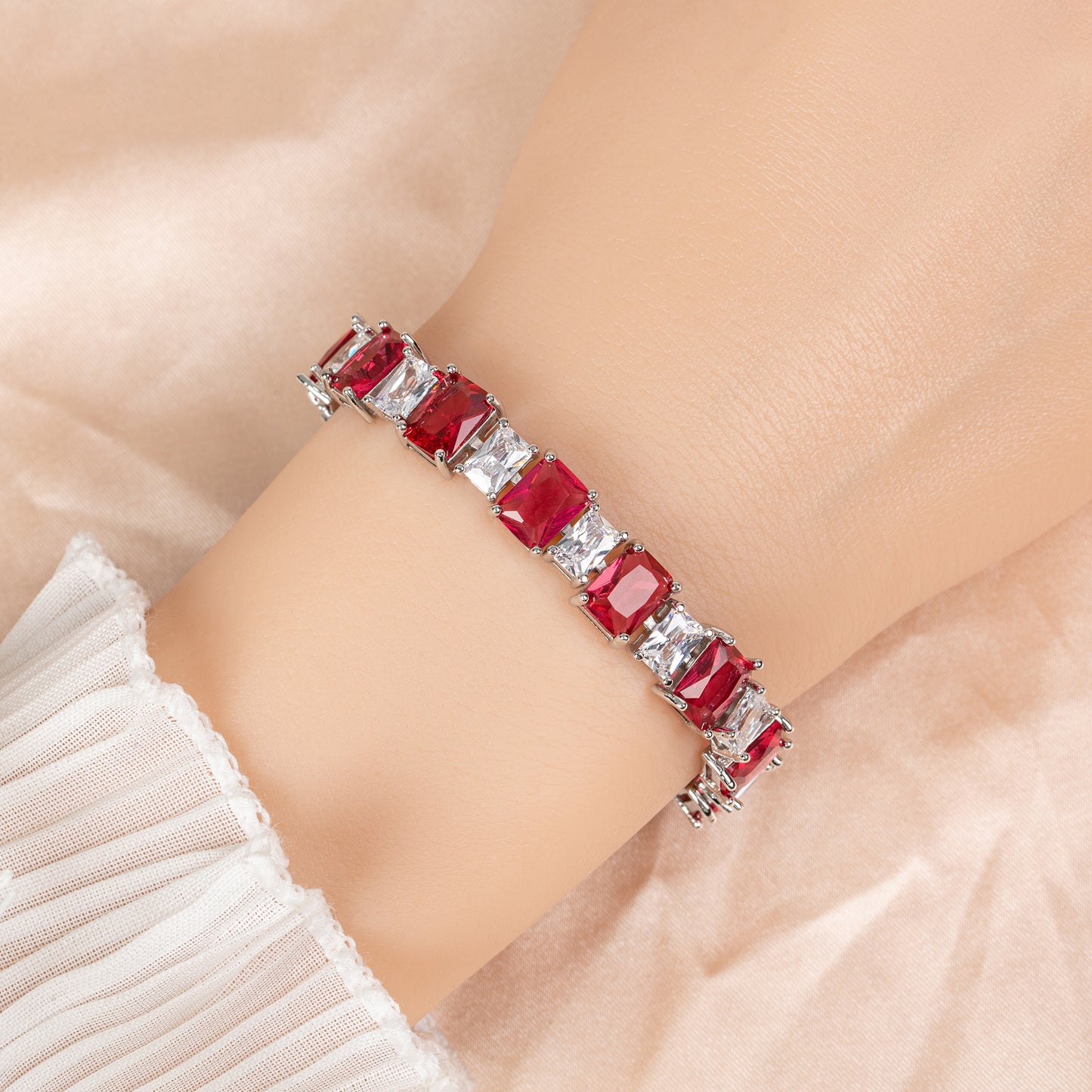 Hot Sale 2026 New Collection Gold Plated Multi Color Cubic Endless Bracelet Women Wholesale（副本）