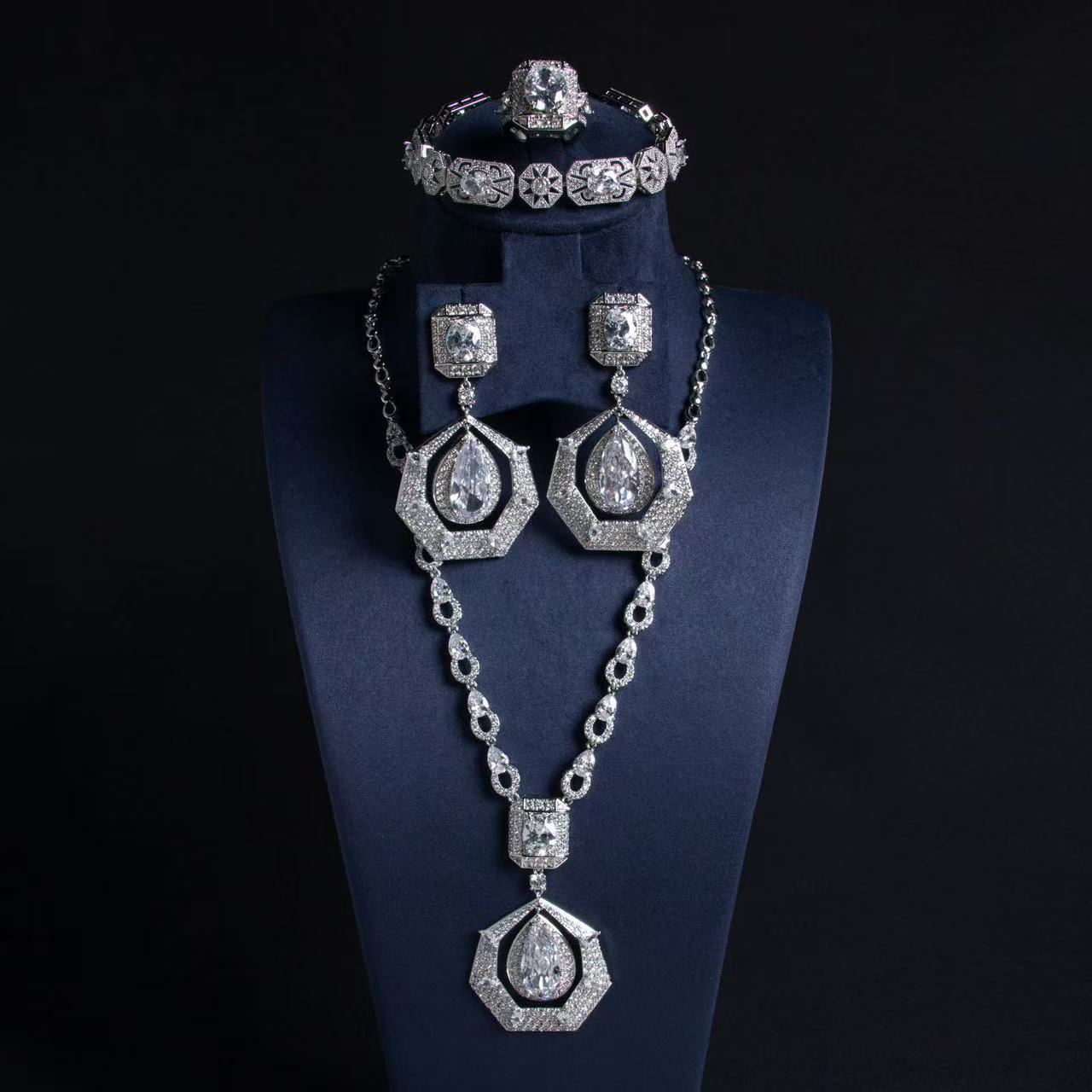 Big Pendant Charms Linked Chain Chunky Jewelry Sets Women Luxury Fashion Jewelry