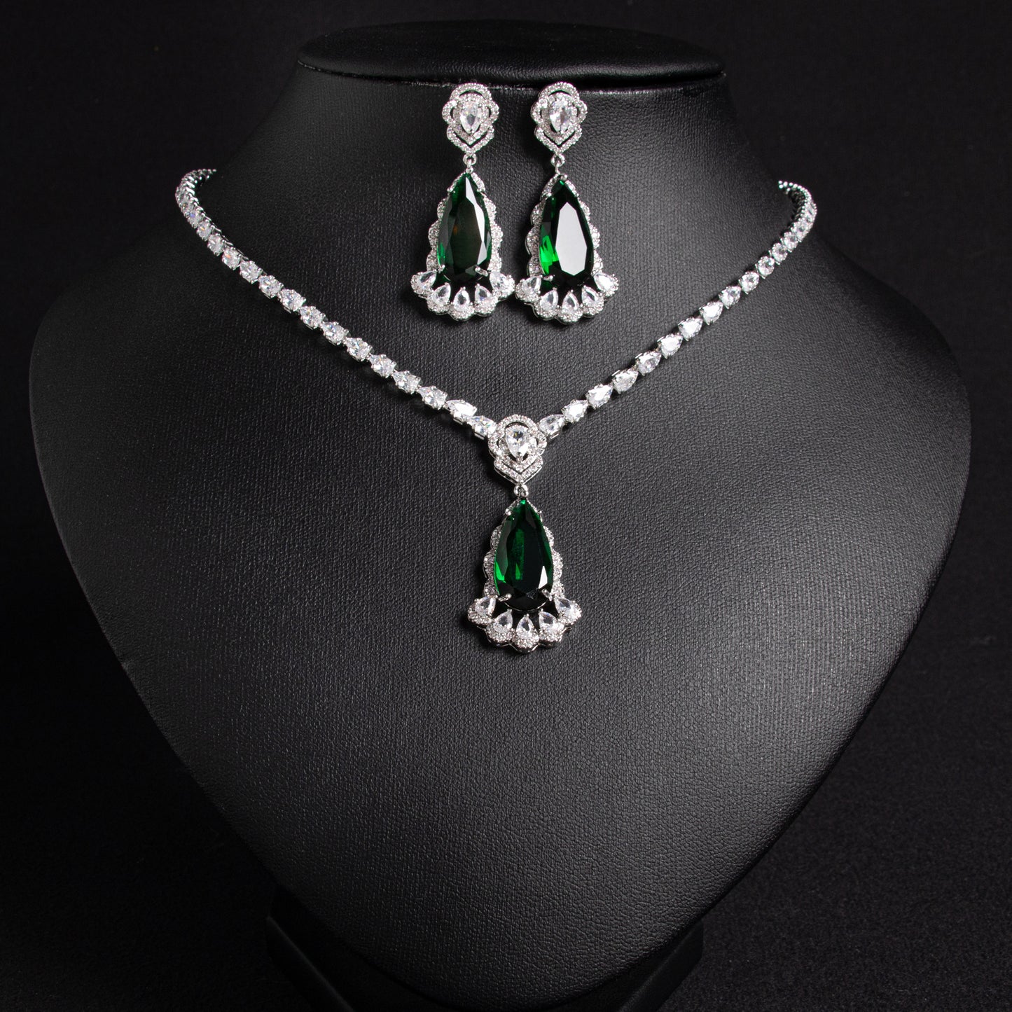 2pcs Copper with Zirconia Earrings & Necklace Jewelry Set