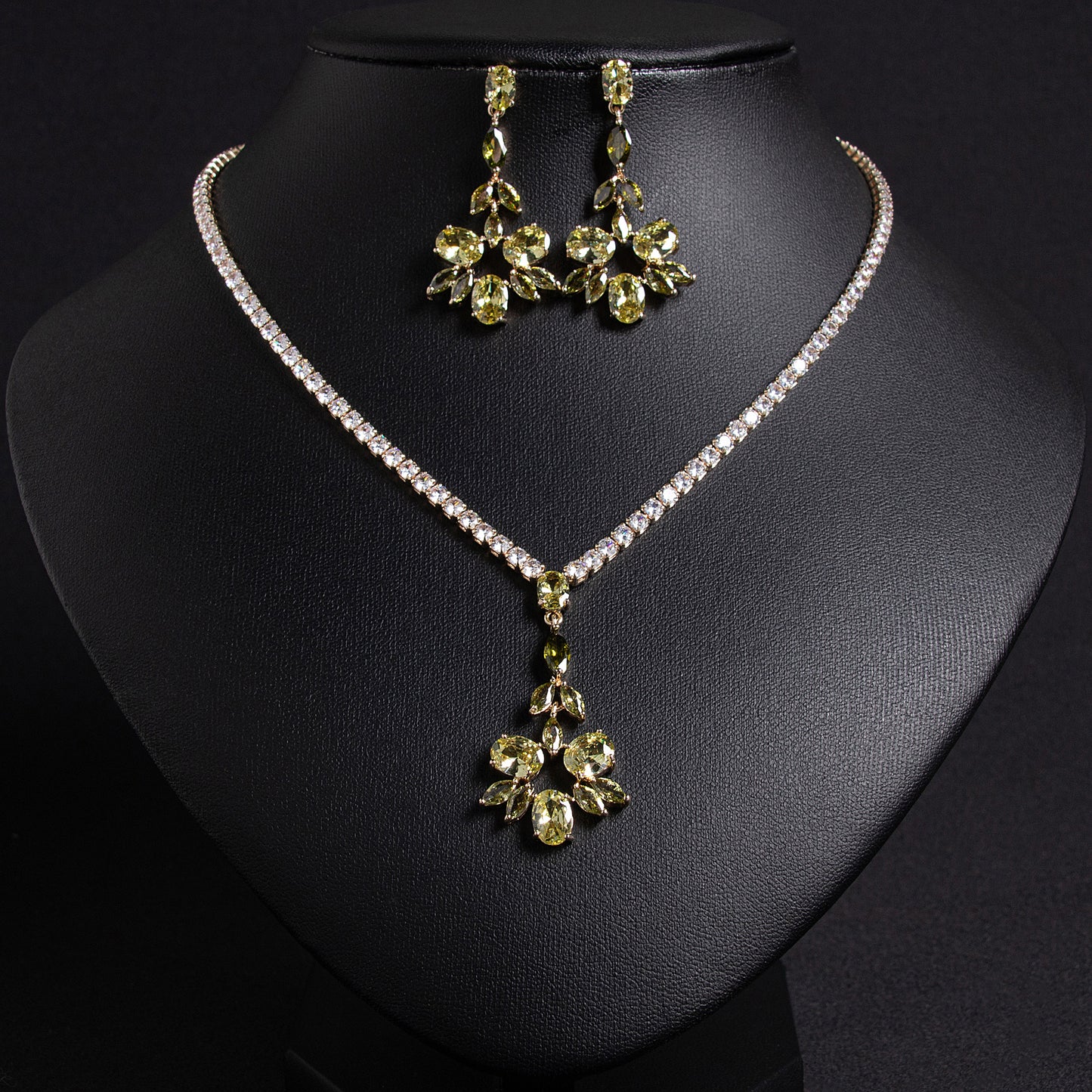 2pcs Copper with Zirconia Earrings & Necklace Jewelry Set