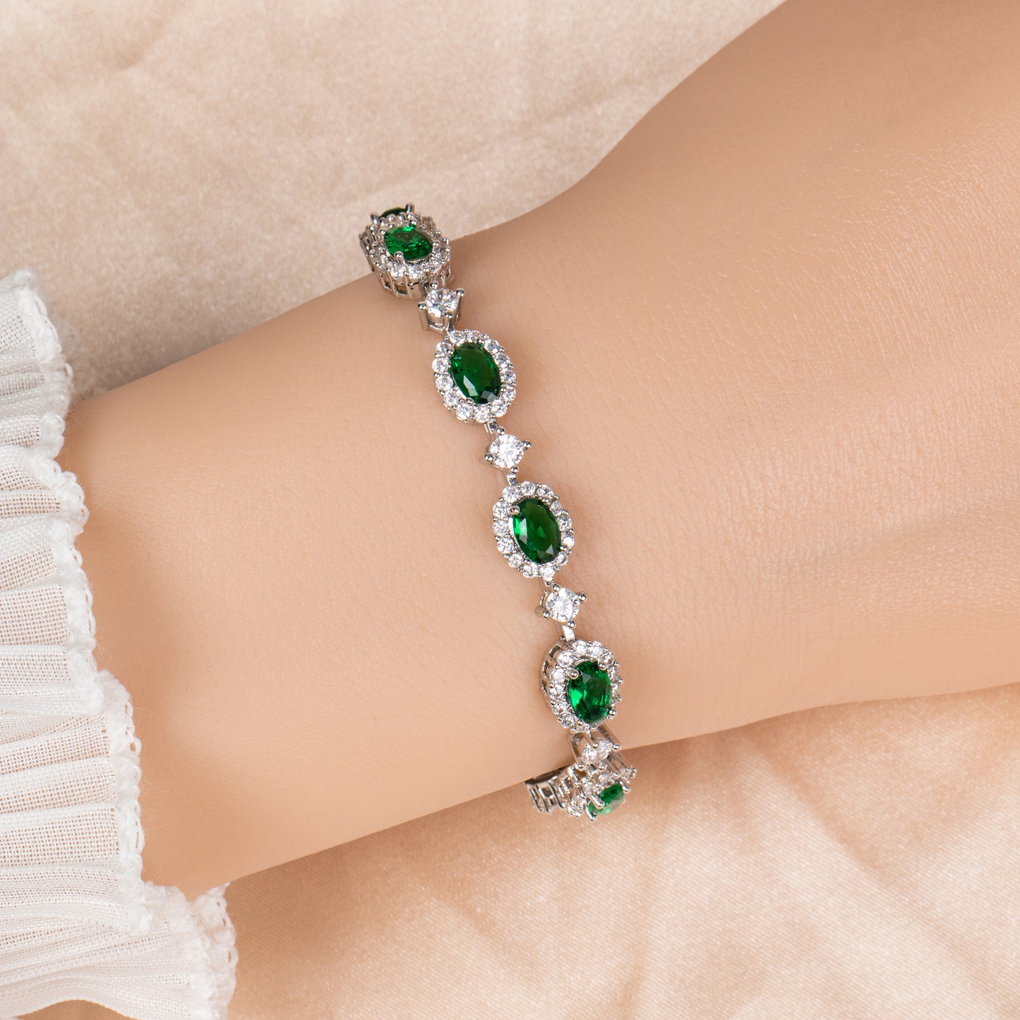 AAA Cubic Zircon Diamond Oval Shaped Endless Bracelet Women Hot Sale Luxury Jewelry