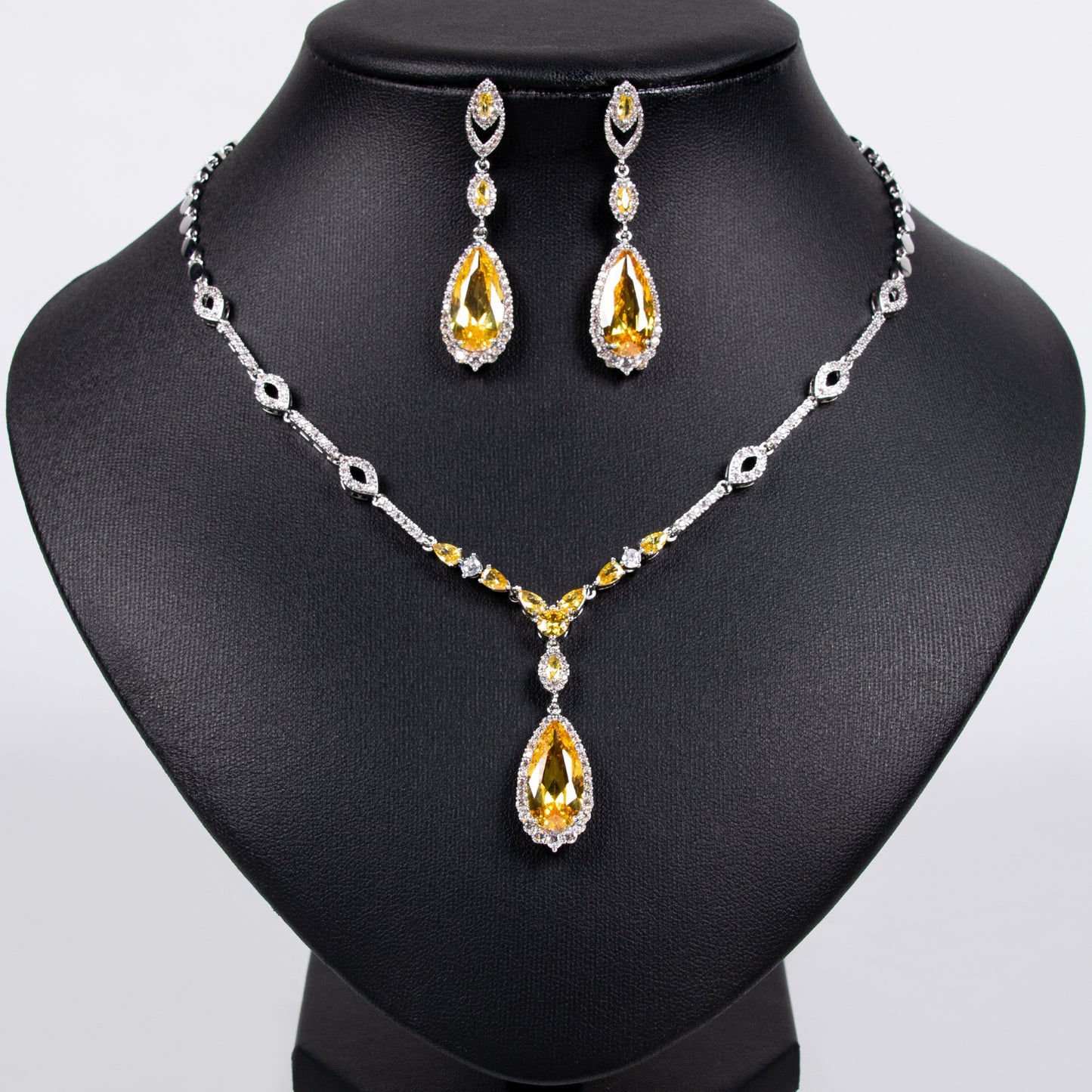 Linked Chain W/Cubic Zircon Paved Full Diamond Gemstone With Big Tear dropped Charm Pendant Jewelry Sets Women