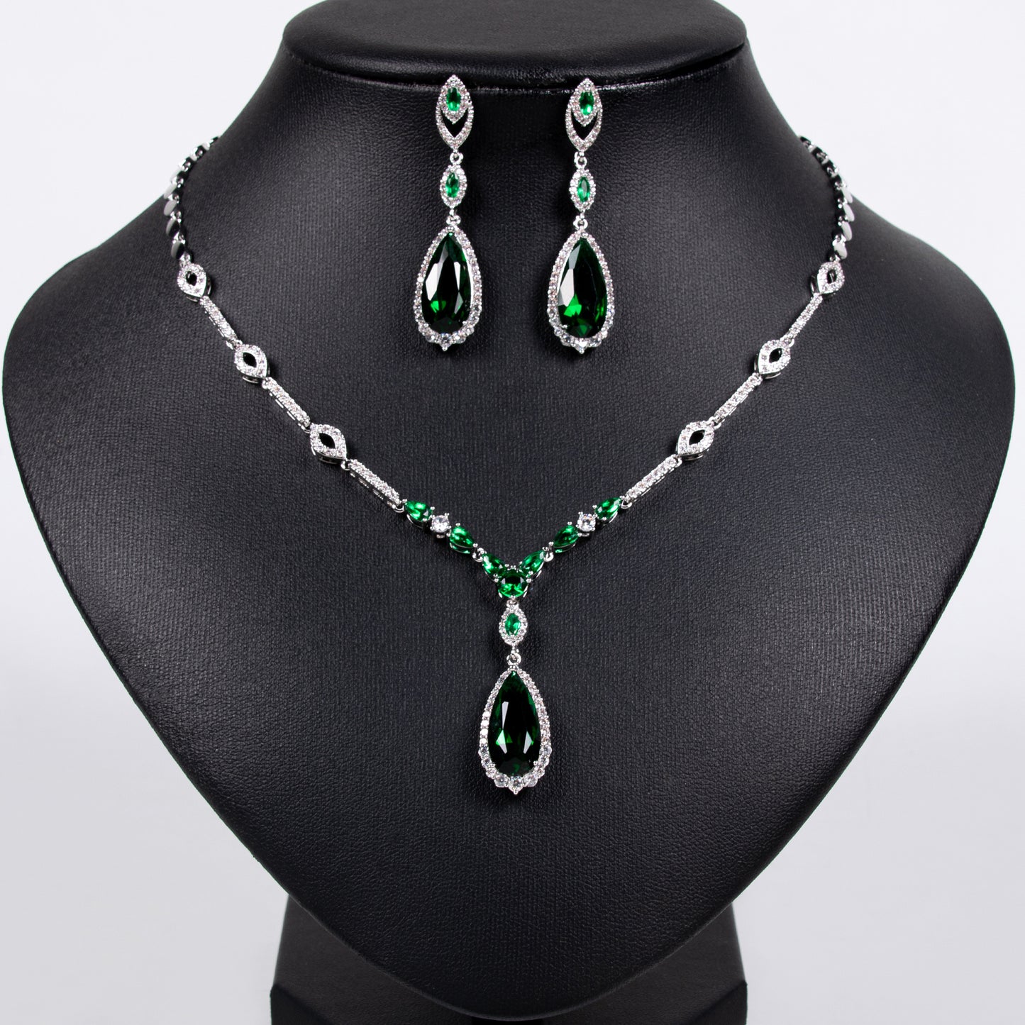 Linked Chain W/Cubic Zircon Paved Full Diamond Gemstone With Big Tear dropped Charm Pendant Jewelry Sets Women