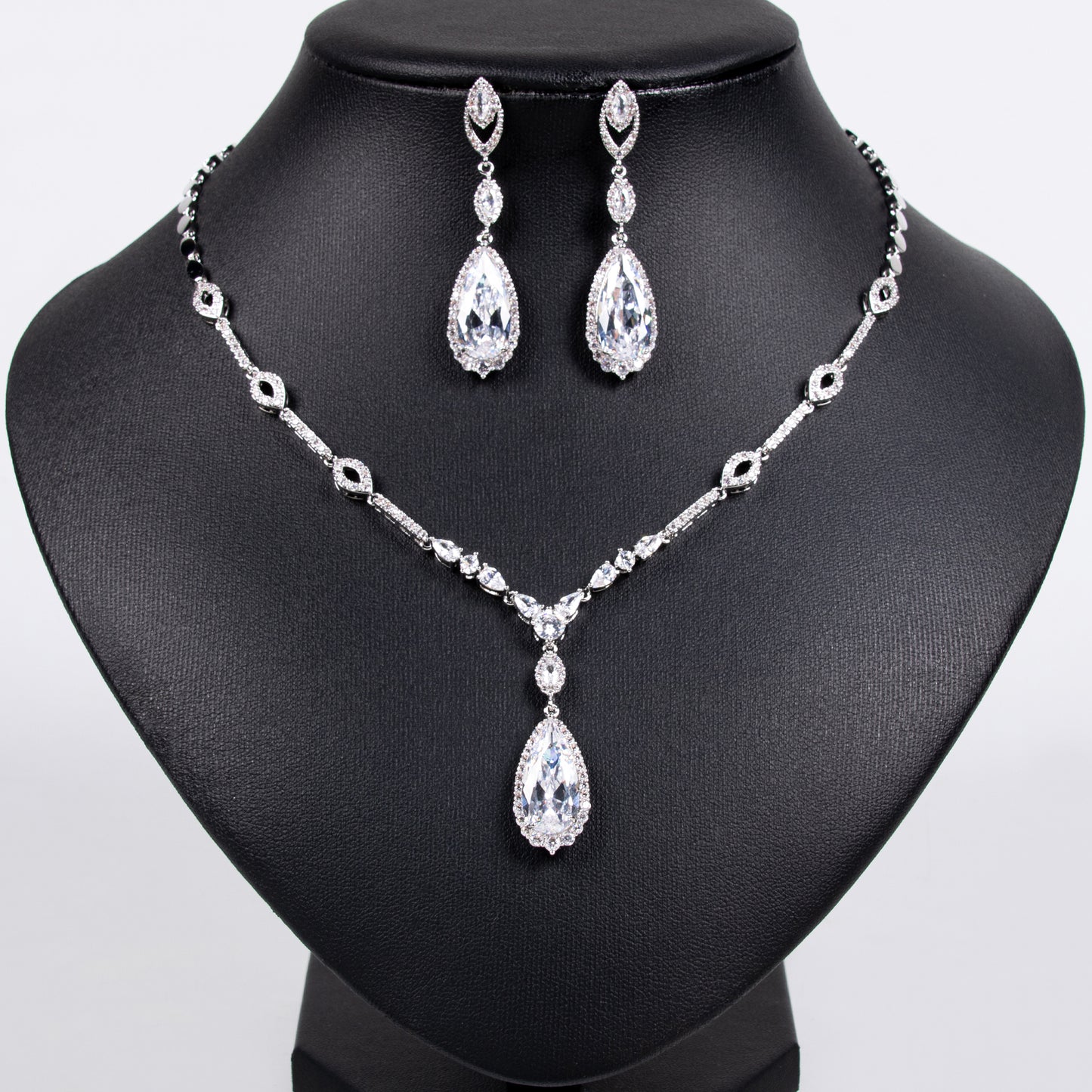 Linked Chain W/Cubic Zircon Paved Full Diamond Gemstone With Big Tear dropped Charm Pendant Jewelry Sets Women