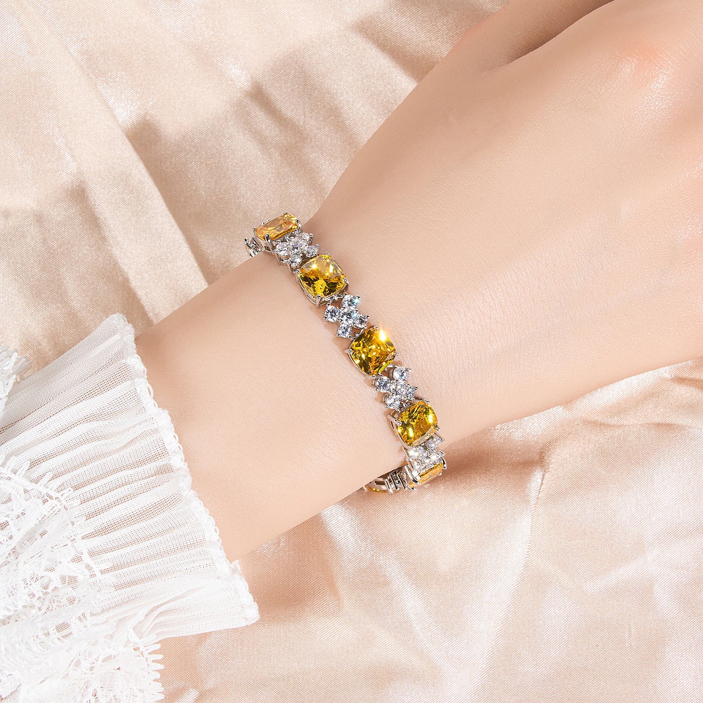 Hot Sale AAA Cubic Zircon Diamond Square Shaped Endless Bracelets Women Wholesale