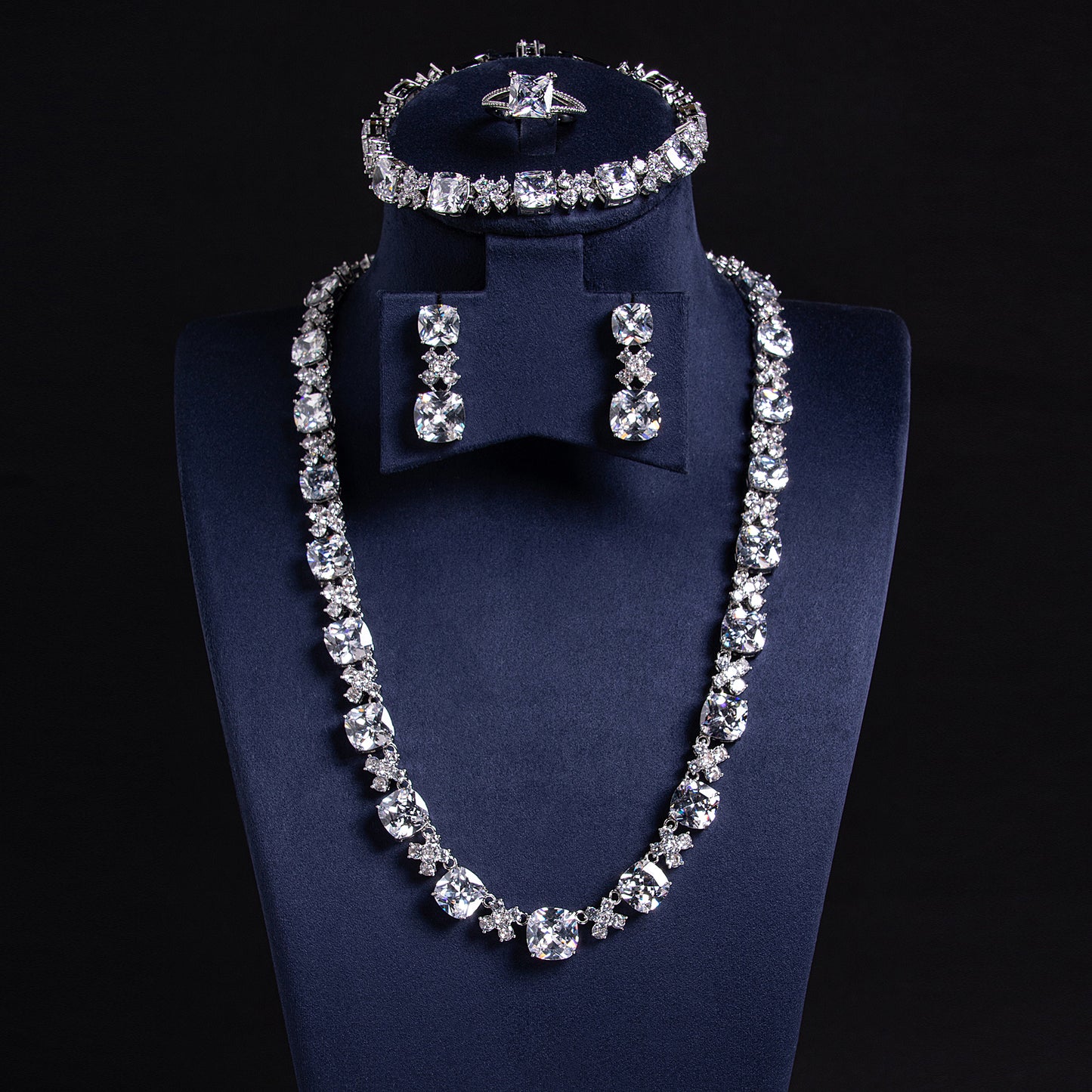 Elegant Rhodium-Plated Copper & CZ Jewelry Set with Emerald Green Zircon Accents and Diamond-Cut Detailing