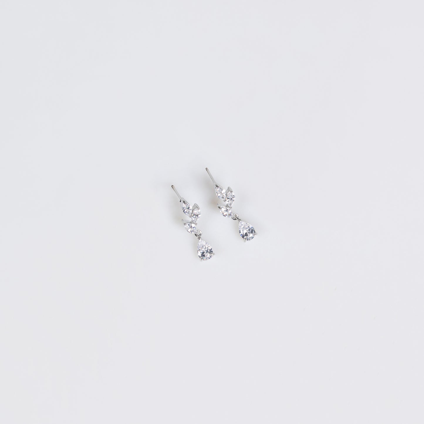 Elegant Rhodium-Plated Copper CZ Necklace & Earring Set with Teardrop Pendant and Floral Chain Detailing