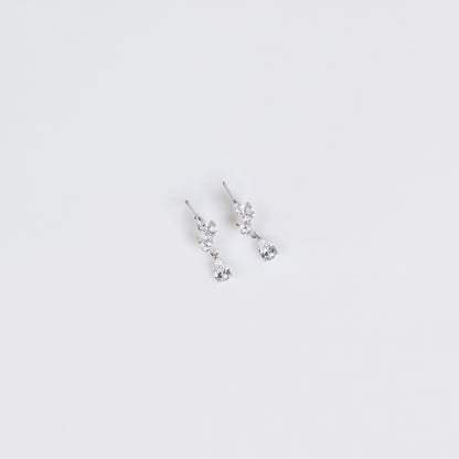 Elegant Rhodium-Plated Copper CZ Necklace & Earring Set with Teardrop Pendant and Floral Chain Detailing