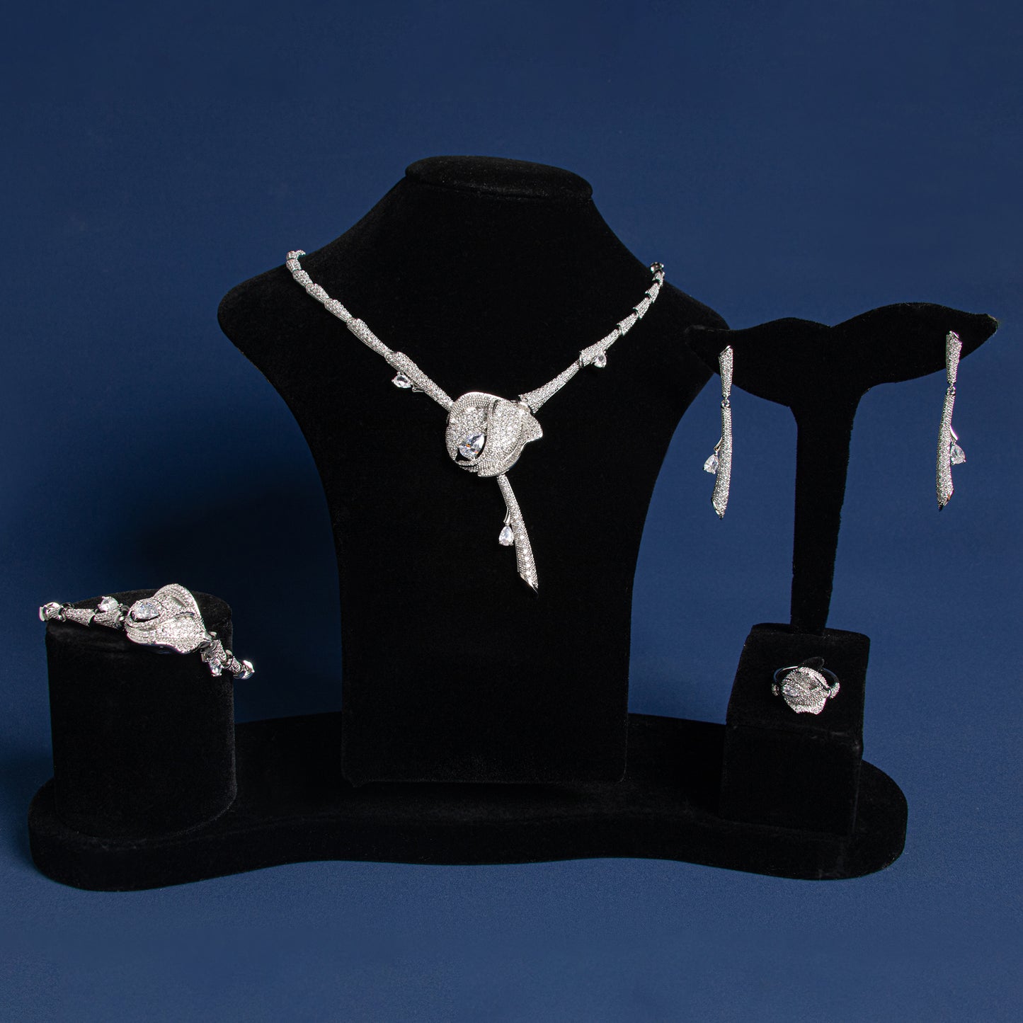 2026 Hot Sale AAA Cubic Zircon Stone Paved Big Flower Necklace Bracelet 4pcs Sets Wholesale